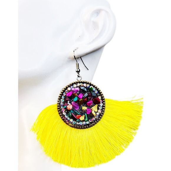 💎 Neon Yellow Fringe Earrings - Picture 4 of 5